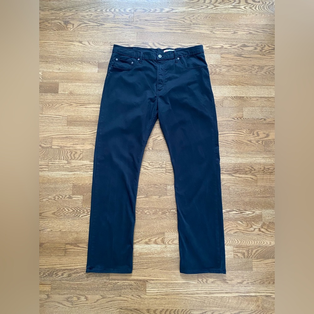 Wrangler men’s 36 x 32 Slim Straight black jeans